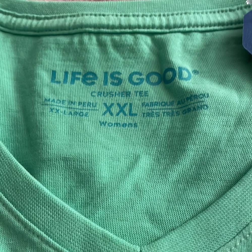 T-Shirt - Picture 3 of 4